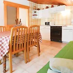 2 Bedroom Amazing In Sečovlje